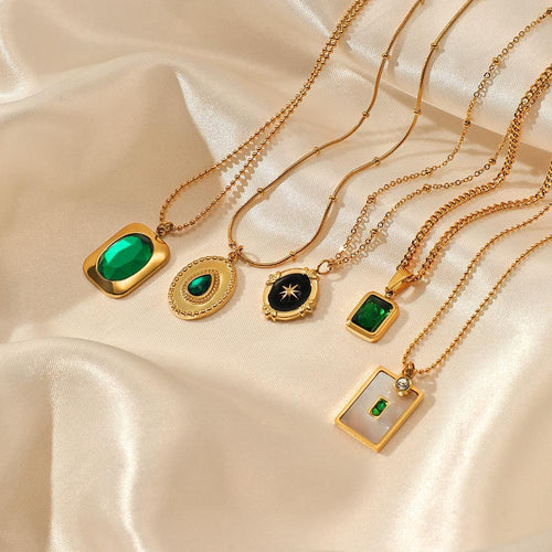 Emerald Pendant Necklace （40% discount from 2 pieces）